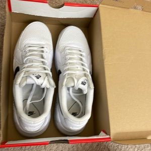 Nike Airmax Excee Good Condition. White/Grey/Black.